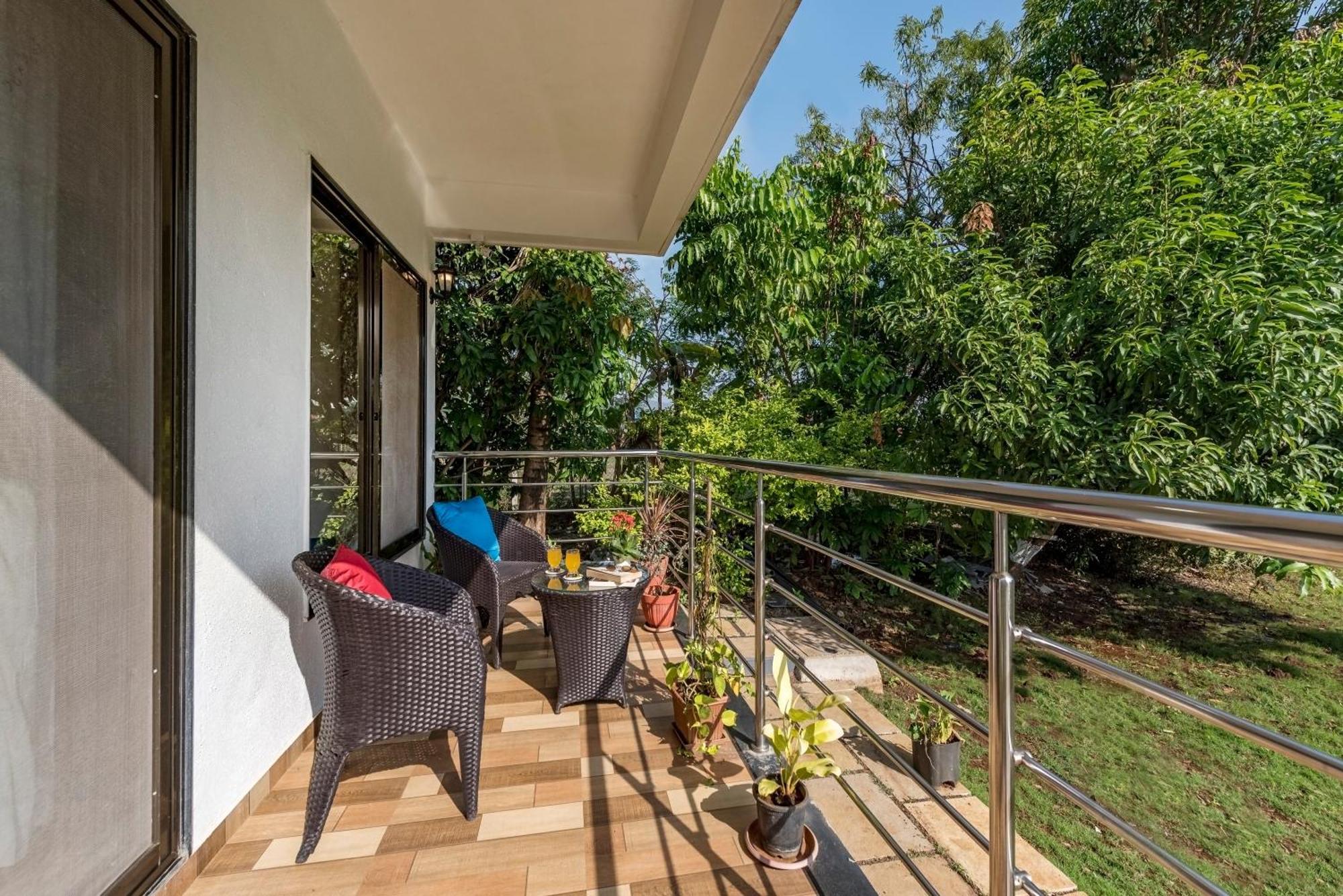 Saffronstays Lakeview Nivara - Farm Stay Villa With Private Pool Near Пюн Екстериор снимка